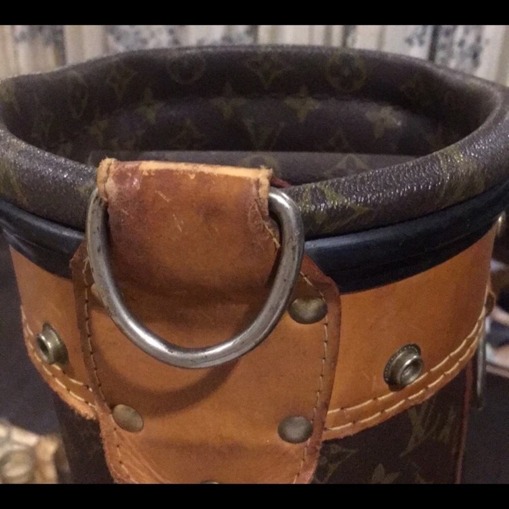 Louis Vuitton Golf Bag - Picture 7 of 8